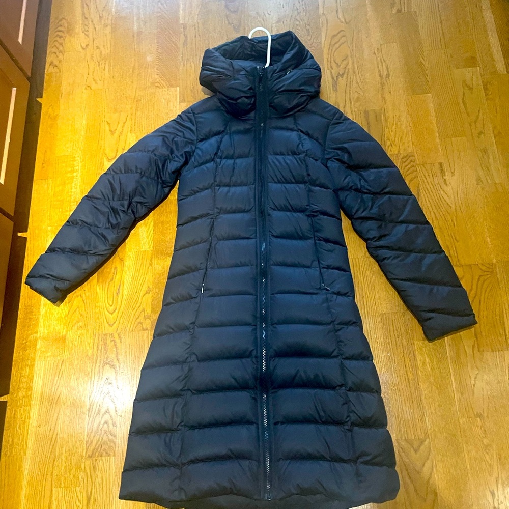 Women’s black PATAGONIA long parka jacket XS